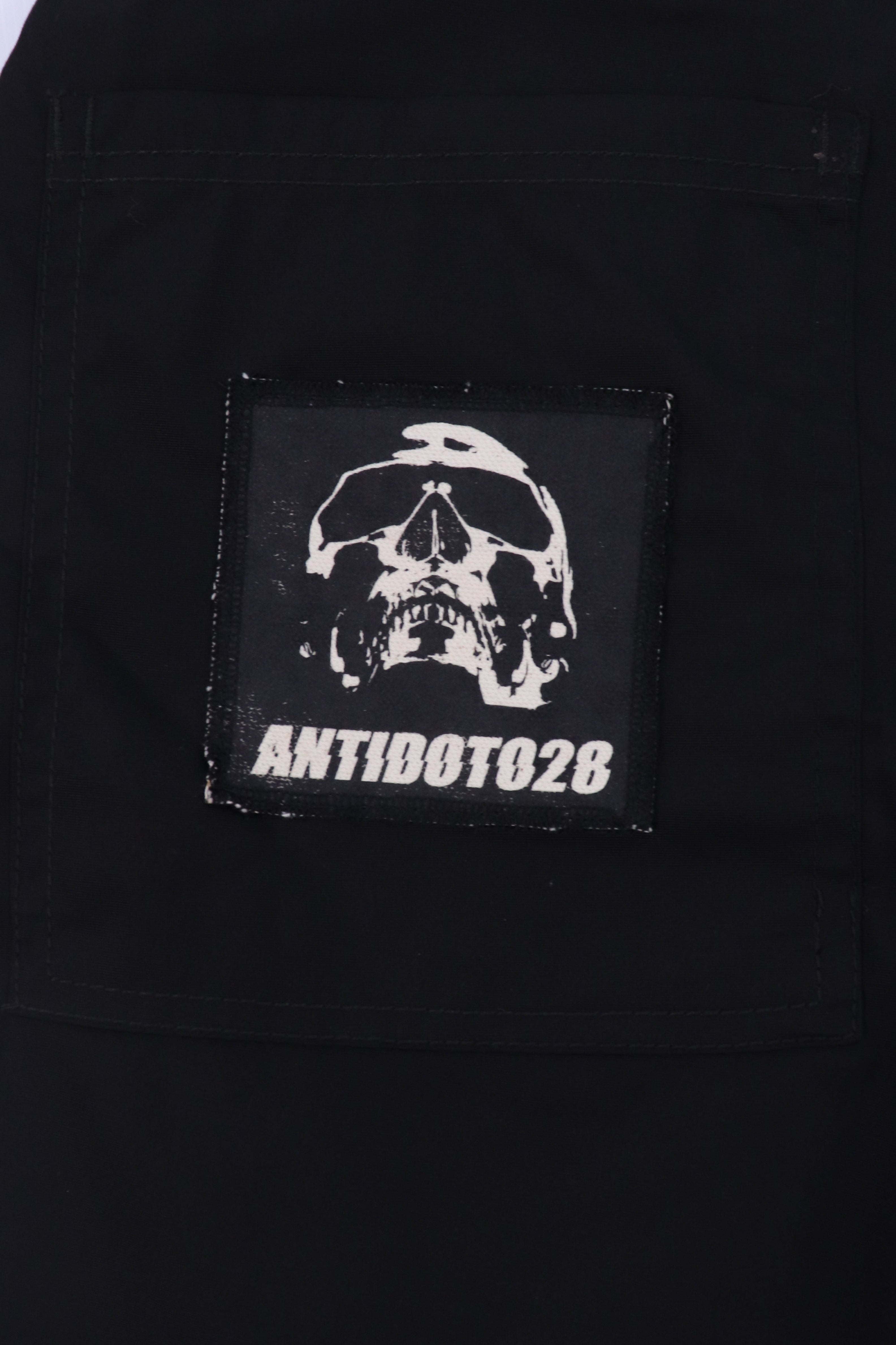 SKULL ELEGANT PATCHED SHORTS