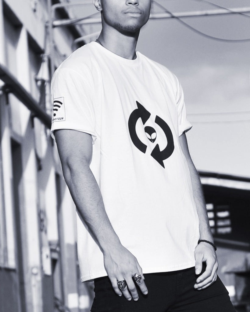 ALIEN WHITE T-SHIRT